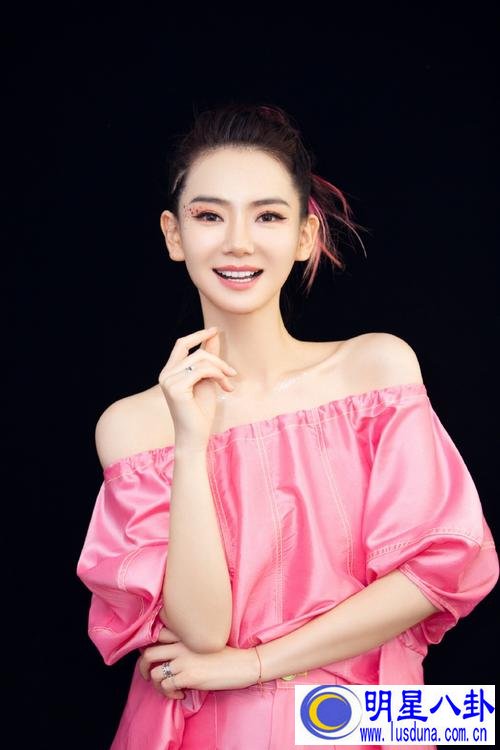 戚薇个人资料及图片
