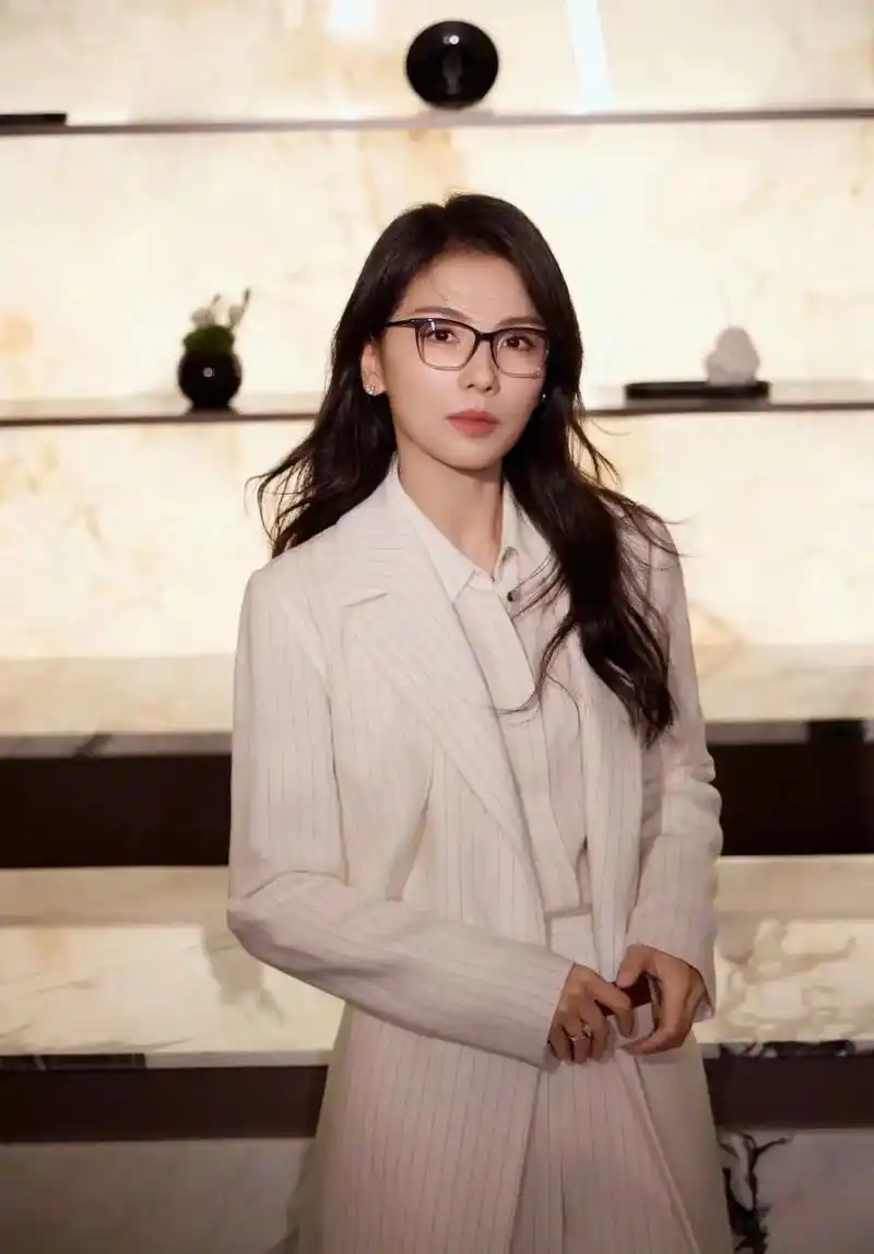 殷桃和黄晓明主演的电视剧 殷桃和黄晓明主演的电视剧